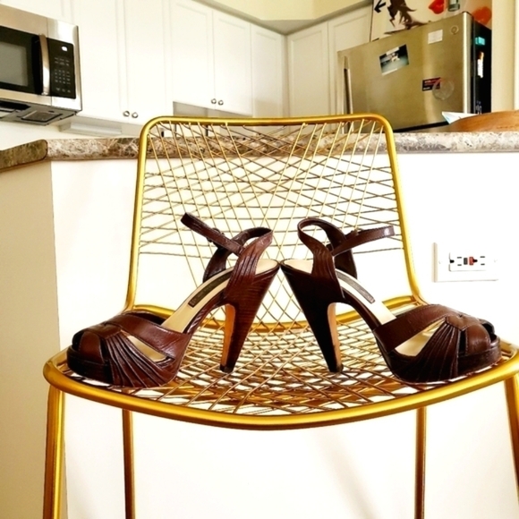 Steven | Heeled Leather Sandal - Picture 4 of 6